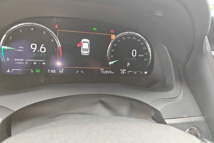 Used Toyota Camry 2021 2.5G Luxury Edition Odometer Close Up