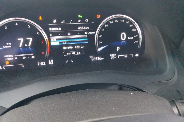 Used Toyota Camry 2021 2.5S Fēngshàng Edition Odometer Close Up