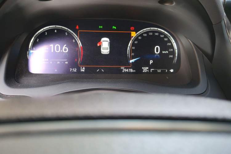 Used Toyota Camry 2021 2.5G Luxury Edition Odometer Close Up