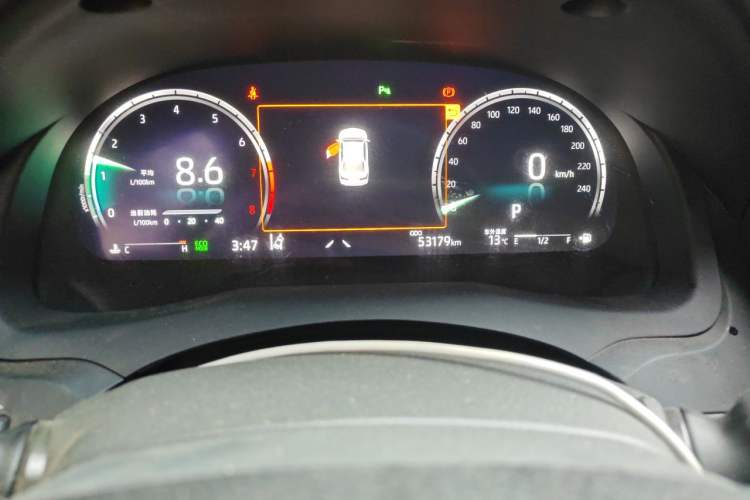 Used Toyota Camry 2021 2.5S Fēngshàng Edition Odometer Close Up
