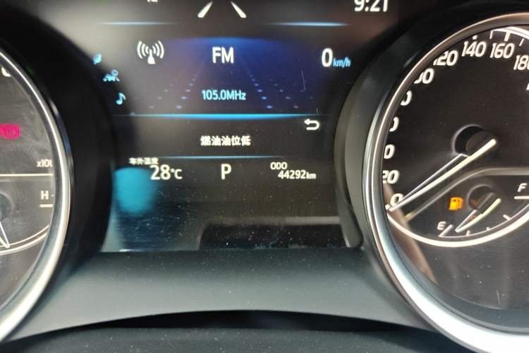 Used Toyota Camry 2021 2.0G Luxury Edition Odometer Close Up