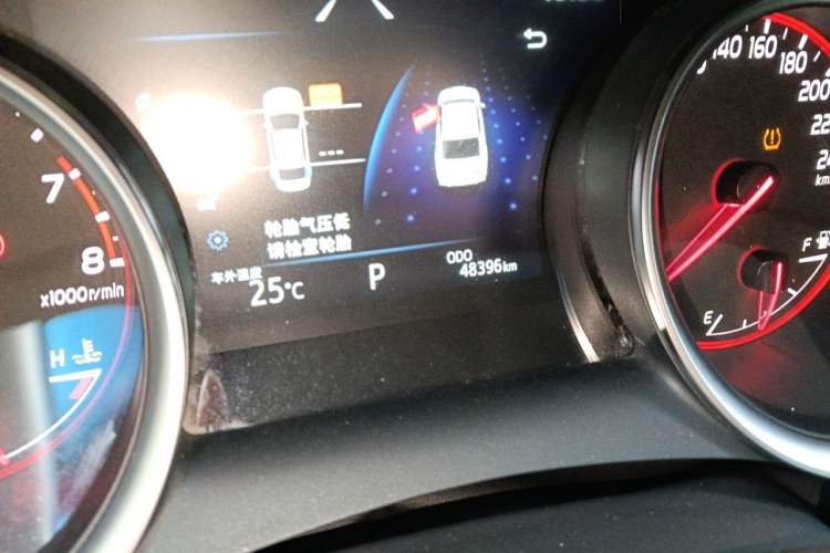 Used Toyota Camry 2021 2.0S FENGSHANG Edition Odometer Close Up