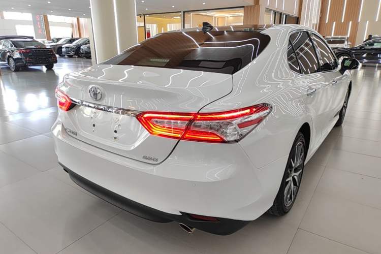 Used Toyota Camry 2021 2.5G Luxury Edition Rear Right 45 Deg