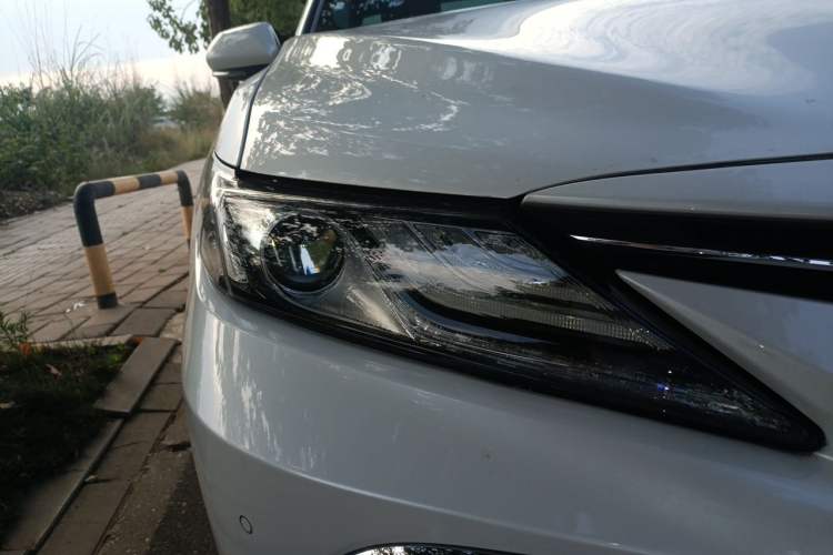 Used Toyota Camry 2021 2.0G Luxury Edition Right Front Headlight