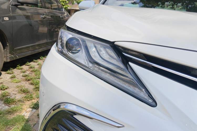 Used Toyota Camry 2021 2.5G Luxury Edition Right Front Headlight