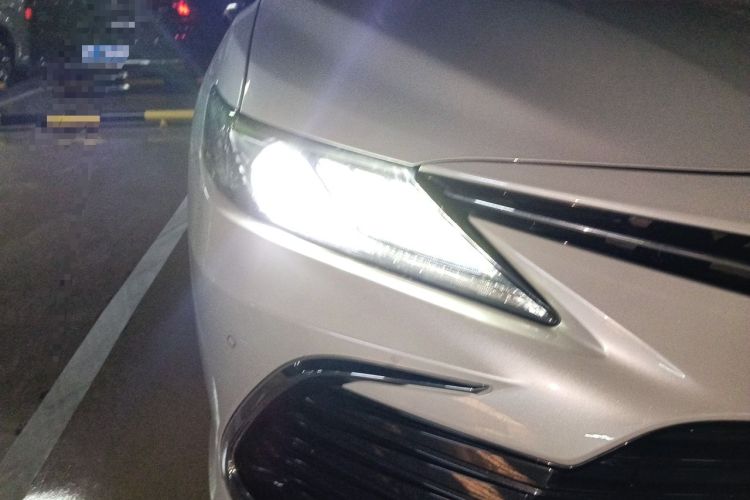 Used Toyota Camry 2021 2.5G Luxury Edition Right Front Headlight