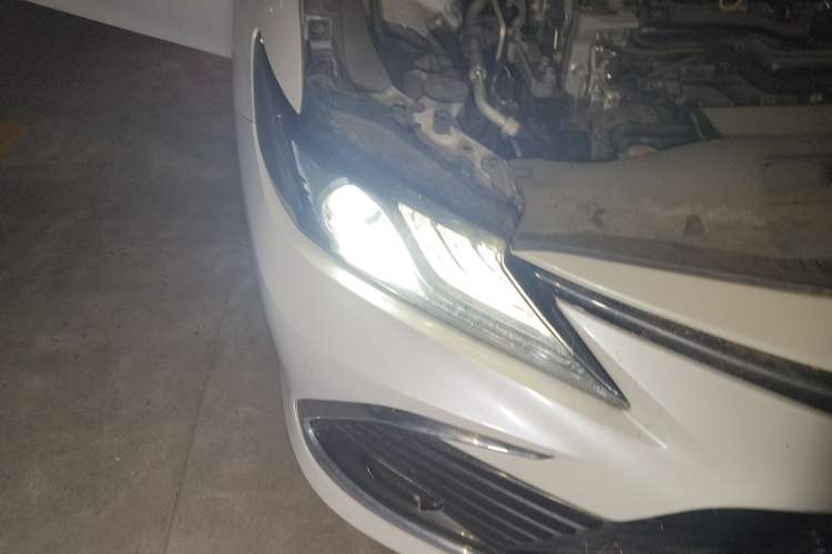 Used Toyota Camry 2021 2.0G Luxury Edition Right Front Headlight