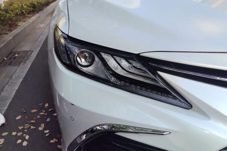 Used Toyota Camry 2021 2.5G Luxury Edition Right Front Headlight