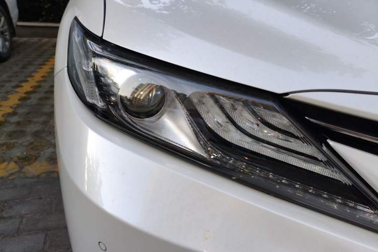 Used Toyota Camry 2021 2.5G Luxury Edition Right Front Headlight