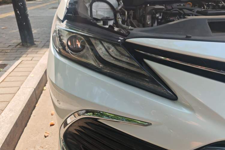 Used Toyota Camry 2021 2.0G Luxury Edition Right Front Headlight
