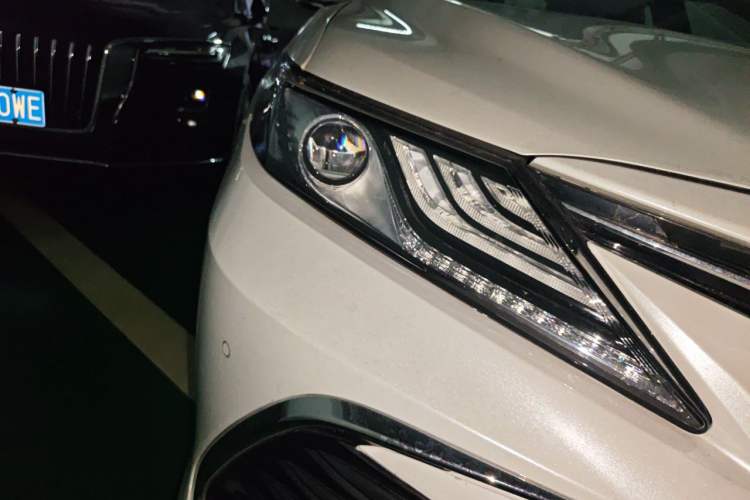 Used Toyota Camry 2021 2.0G Luxury Edition Right Front Headlight