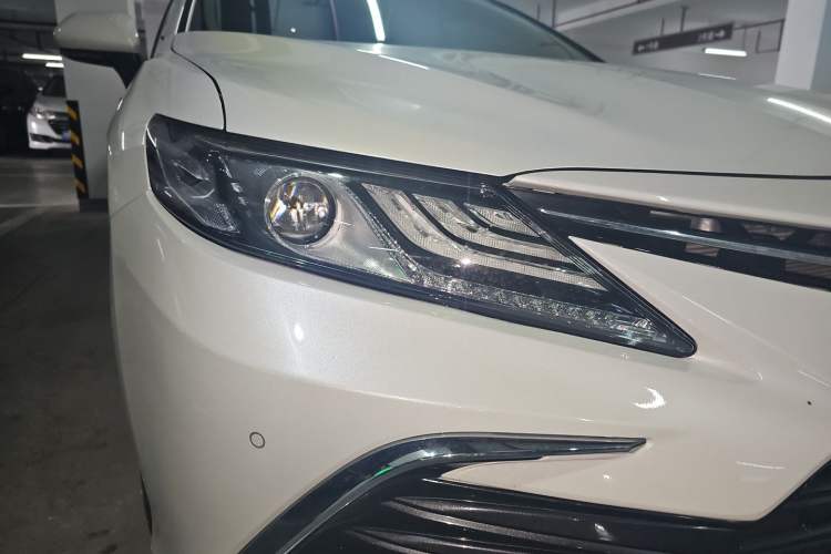 Used Toyota Camry 2021 2.5G Luxury Edition Right Front Headlight