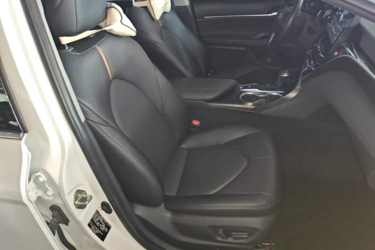 Used Toyota Camry 2021 2.0G Luxury Edition Right Front Seat