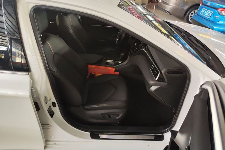 Used Toyota Camry 2021 2.0G Luxury Edition Right Front Seat