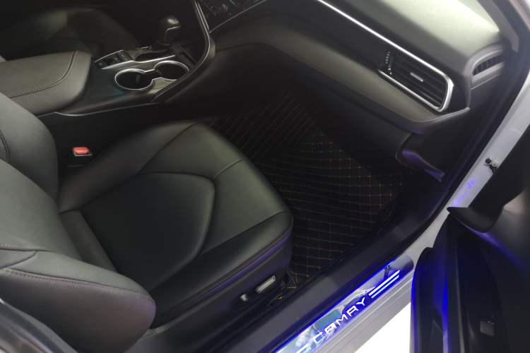 Used Toyota Camry 2021 2.5G Luxury Edition Right Front Seat