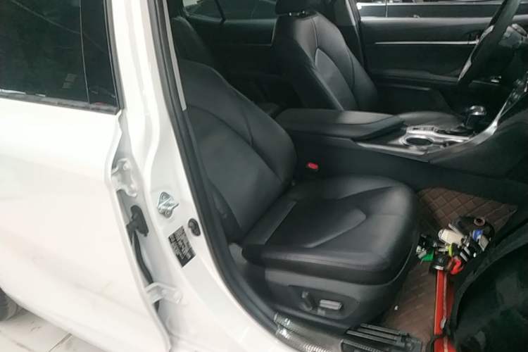 Used Toyota Camry 2021 2.5G Luxury Edition Right Front Seat