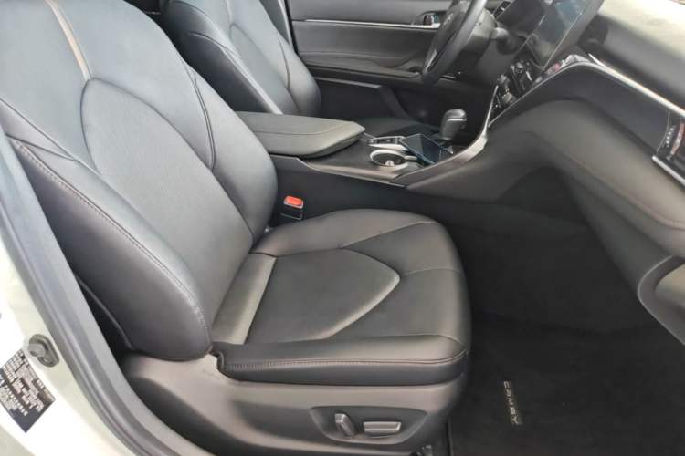 Used Toyota Camry 2021 2.5G Luxury Edition Right Front Seat