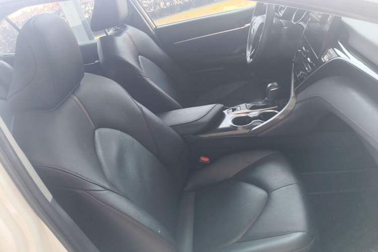 Used Toyota Camry 2021 2.0G Luxury Edition Right Front Seat