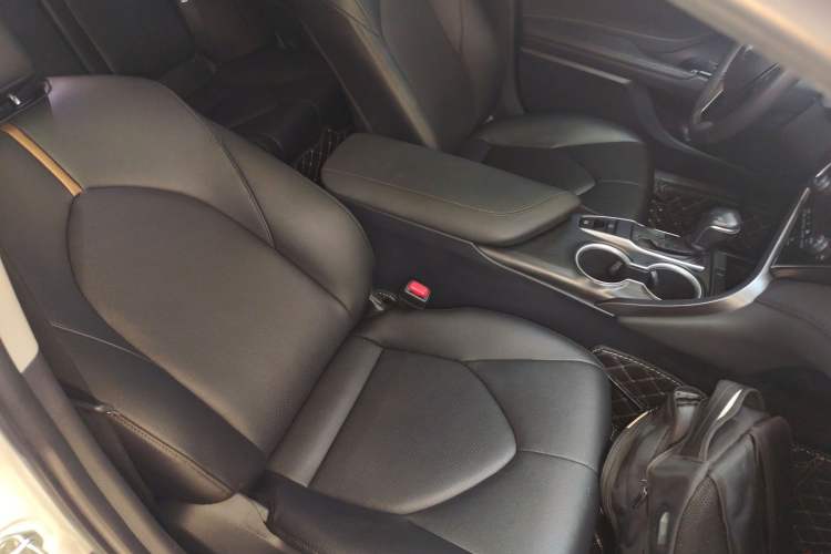 Used Toyota Camry 2021 2.0G Luxury Edition Right Front Seat