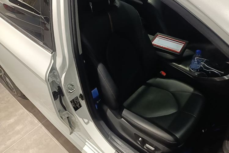 Used Toyota Camry 2021 2.5G Luxury Edition Right Front Seat
