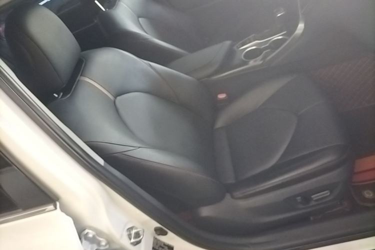 Used Toyota Camry 2021 2.5G Luxury Edition Right Front Seat
