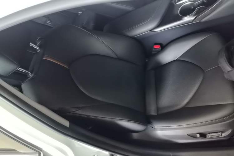 Used Toyota Camry 2021 2.0G Luxury Edition Right Front Seat