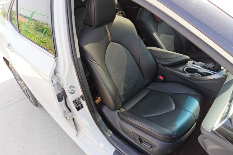 Used Toyota Camry 2021 2.5G Luxury Edition Right Front Seat