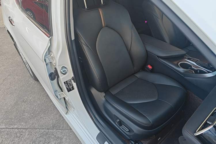 Used Toyota Camry 2021 2.0G Luxury Edition Right Front Seat