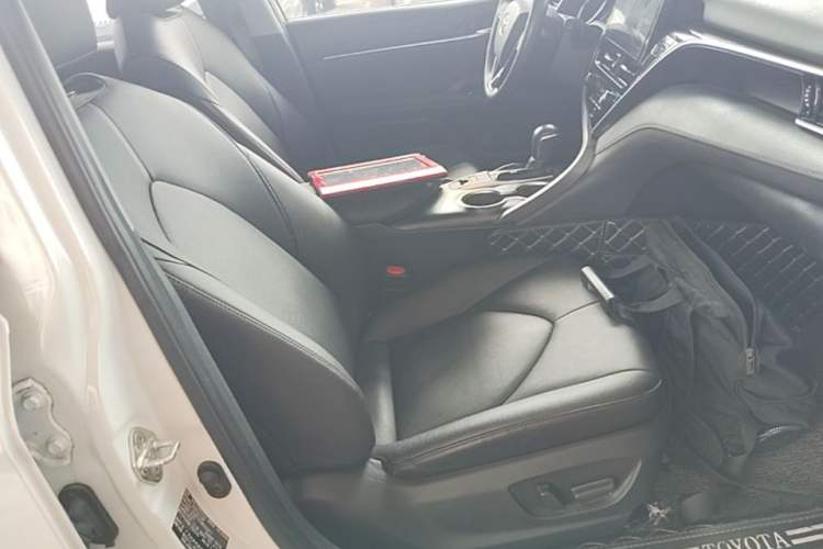 Used Toyota Camry 2021 2.0G Luxury Edition Right Front Seat