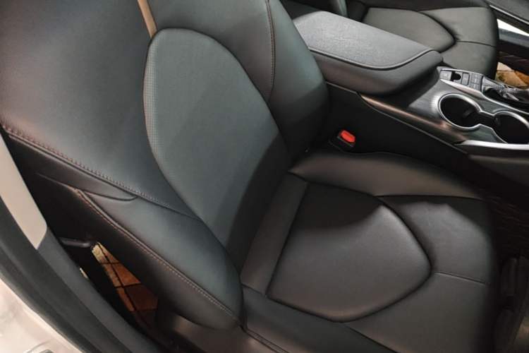 Used Toyota Camry 2021 2.5G Luxury Edition Right Front Seat