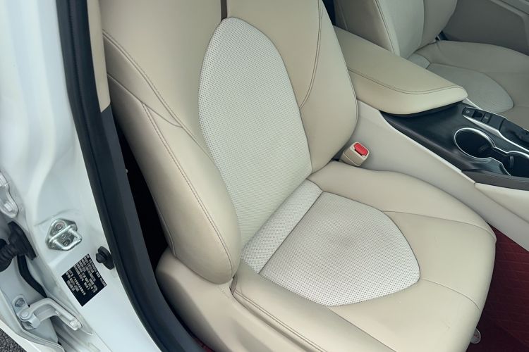 Used Toyota Camry 2021 2.0G Luxury Edition Right Front Seat