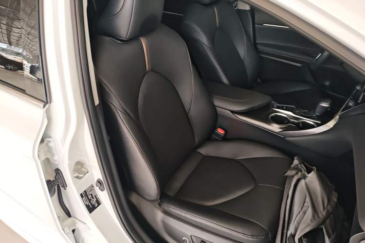 Used Toyota Camry 2021 2.0G Luxury Edition Right Front Seat
