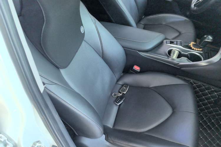 Used Toyota Camry 2021 2.5G Luxury Edition Right Front Seat