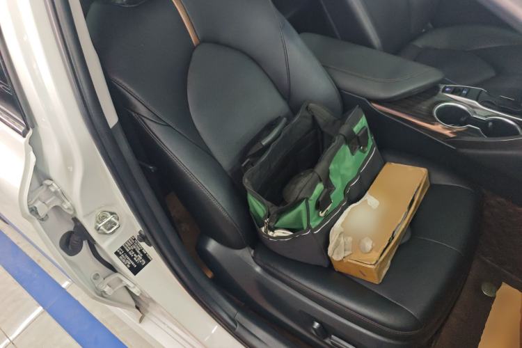 Used Toyota Camry 2021 2.0G Luxury Edition Right Front Seat