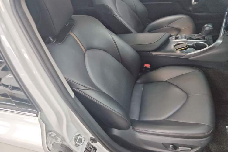 Used Toyota Camry 2021 2.5G Luxury Edition Right Front Seat