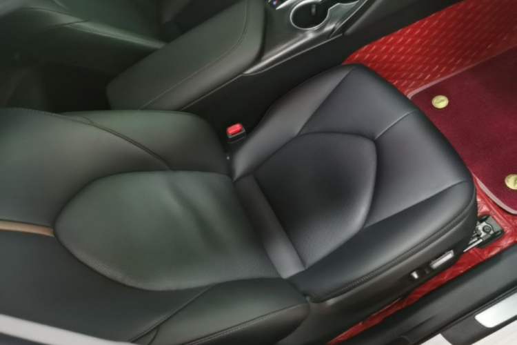 Used Toyota Camry 2021 2.0G Luxury Edition Right Front Seat