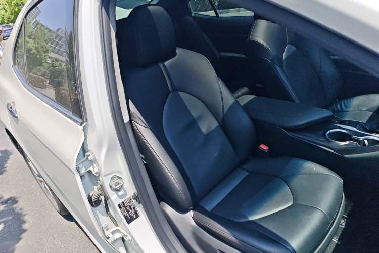 Used Toyota Camry 2021 2.0G Luxury Edition Right Front Seat