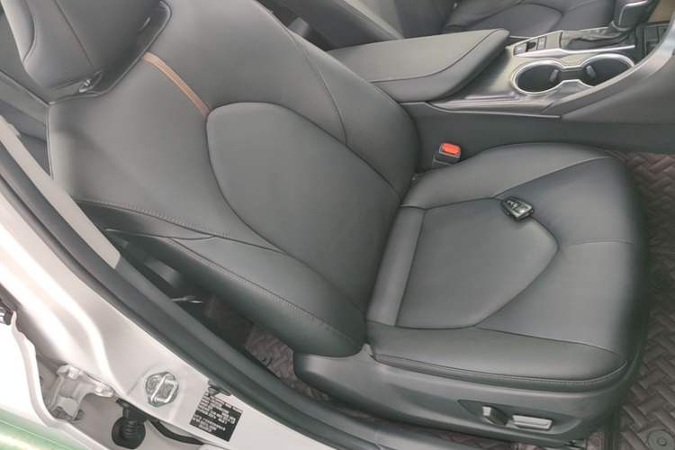 Used Toyota Camry 2021 2.0G Luxury Edition Right Front Seat