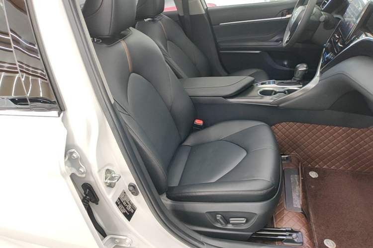 Used Toyota Camry 2021 2.5G Luxury Edition Right Front Seat