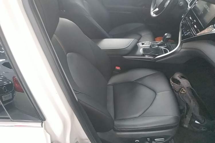 Used Toyota Camry 2021 2.0G Luxury Edition Right Front Seat