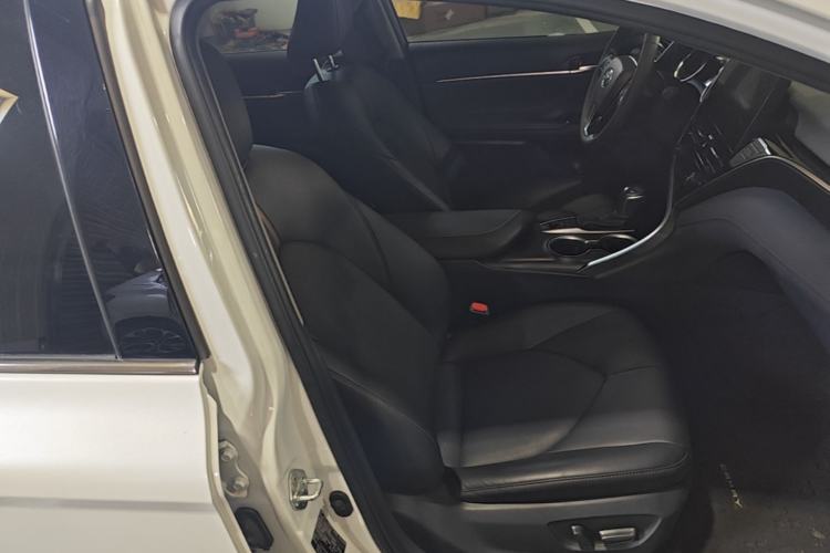 Used Toyota Camry 2021 2.0G Luxury Edition Right Front Seat