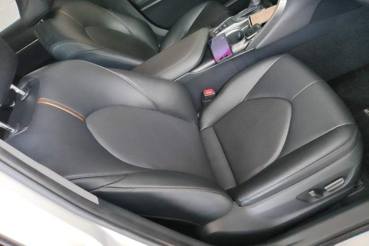 Used Toyota Camry 2021 2.0G Luxury Edition Right Front Seat