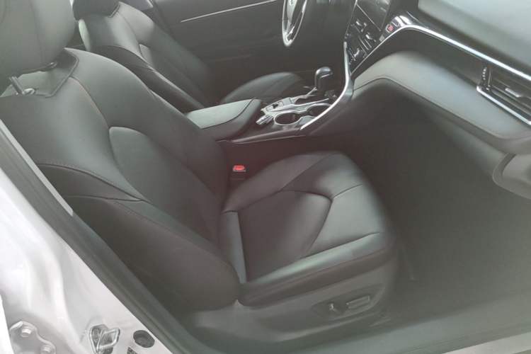Used Toyota Camry 2021 2.0G Luxury Edition Right Front Seat