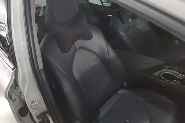 Used Toyota Camry 2021 2.0G Luxury Edition Right Front Seat
