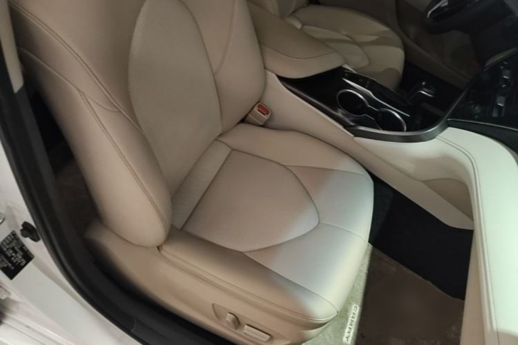 Used Toyota Camry 2021 2.5G Luxury Edition Right Front Seat