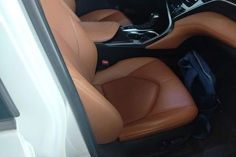 Used Toyota Camry 2021 2.5G Luxury Edition Right Front Seat