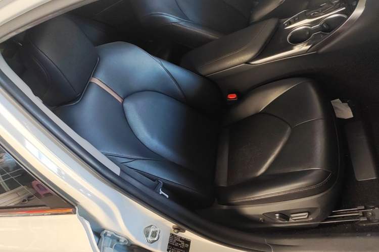 Used Toyota Camry 2021 2.0G Luxury Edition Right Front Seat