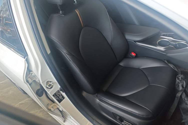 Used Toyota Camry 2021 2.0G Luxury Edition Right Front Seat