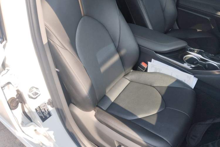 Used Toyota Camry 2021 2.0G Luxury Edition Right Front Seat
