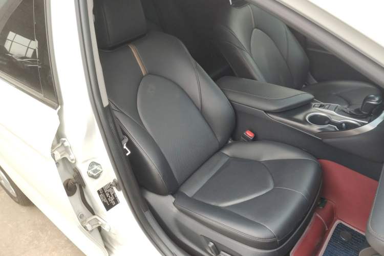 Used Toyota Camry 2021 2.0G Luxury Edition Right Front Seat